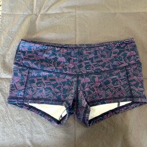Fleo LRC. Athletic/ booty shorts. Size Medium